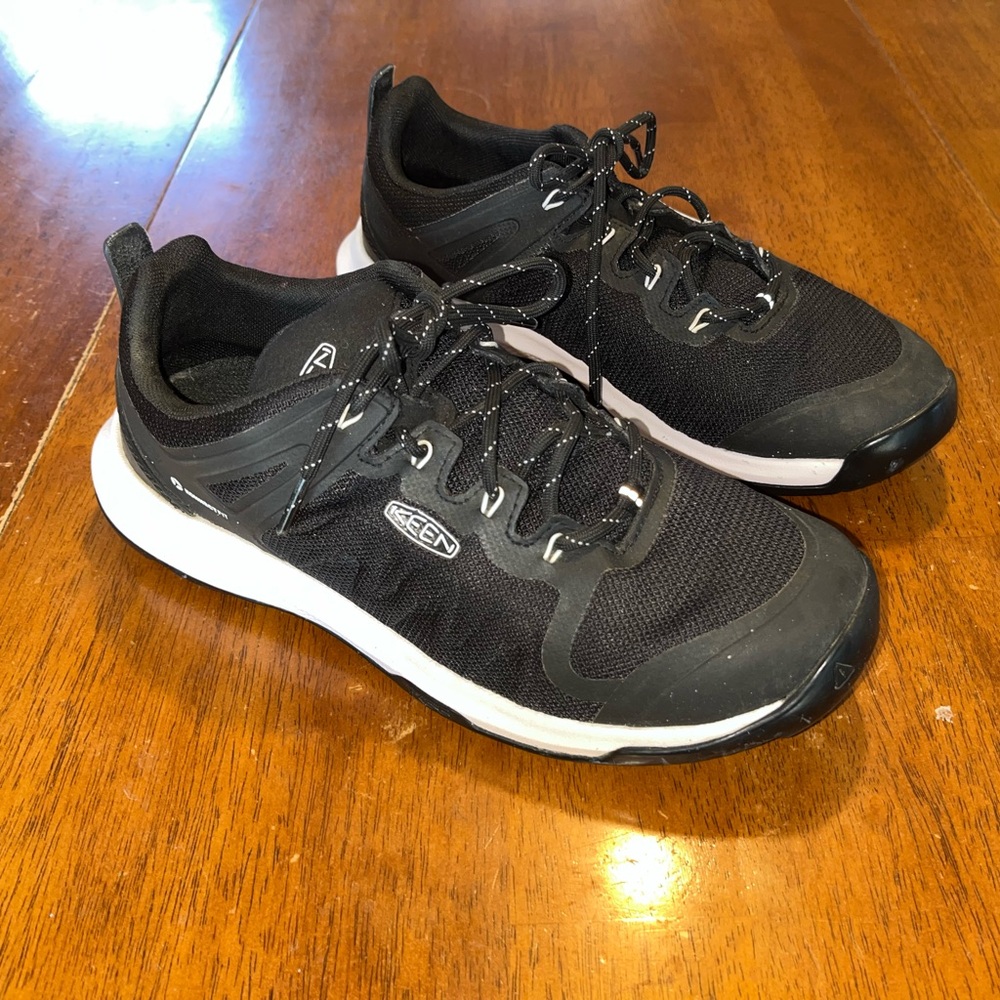 Keen Women's  Explore Vent Black/Star White Size 8.5